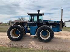 Ford Versatile 946