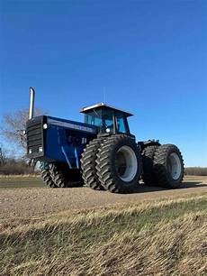 Ford Versatile 946